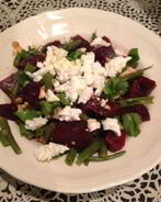 Салат из свеклы со стручковой фасолью