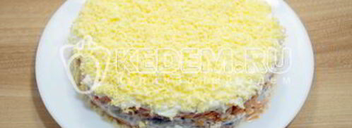 классический салат мимоза. Шаг 10