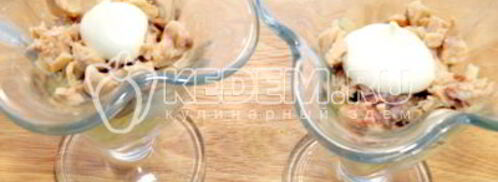 салат мимоза с горбушей. Шаг 5