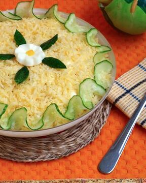 Салат мужской каприз с маринованным луком