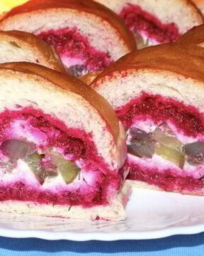 Селедка под шубой в батоне