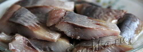 закуска из слоеного теста селедка под шубой. Шаг 3