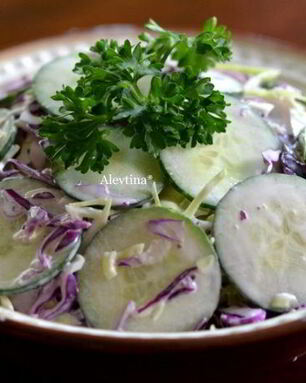 Салат с капустой и огурцом