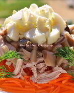 Салат с курицей и маринованными грибами