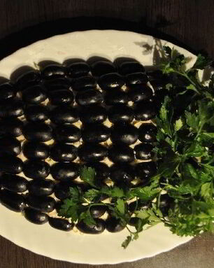 Салат с виноградом и копченой курицей