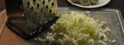 салат с виноградом и копченой курицей. Шаг 6