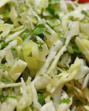 Салат с яблоком и сельдереем