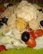 Салат Цезарь домашний