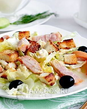 Салат Цезарь с копченой курицей