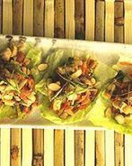 Салат Цезарь с курицей и черешней