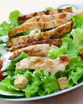 Салат Цезарь с оливковым маслом