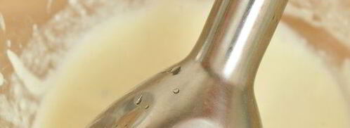 соус цезарь к салату. Шаг 4