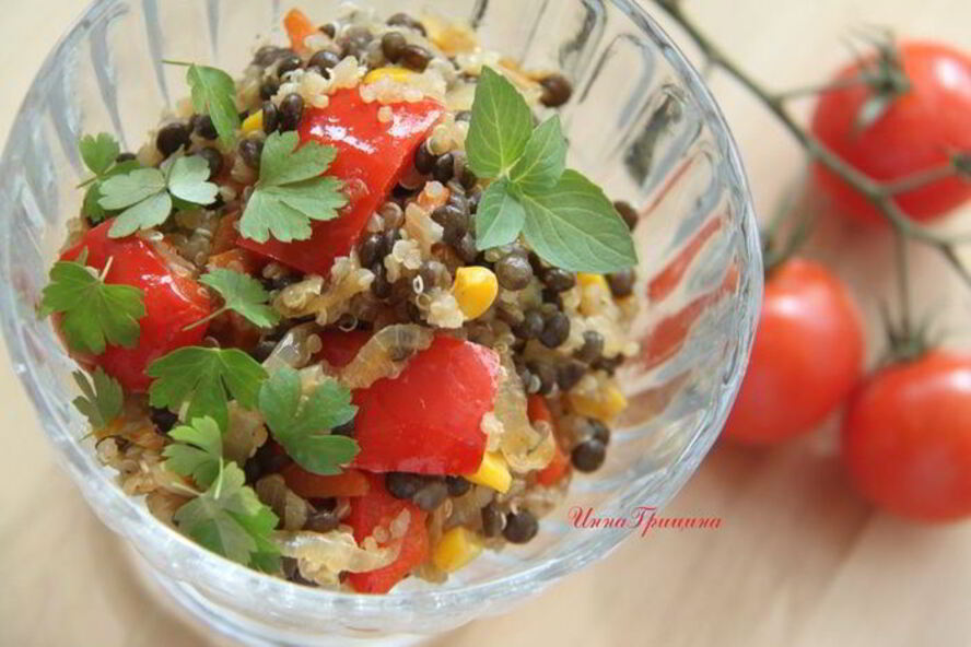 Рецепт теплого салата с черной чечевицей и киноа