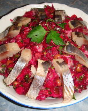 Вкусный винегрет с селедкой