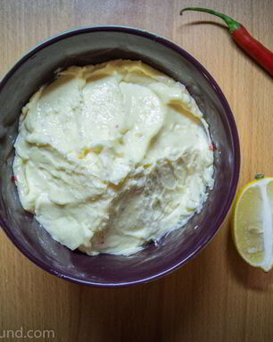 Домашний майонез с запеченым чесноком и перцем