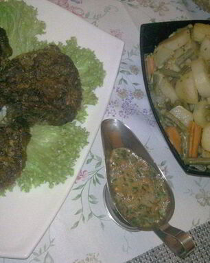 Антрекот в ореховом маринаде с овощами