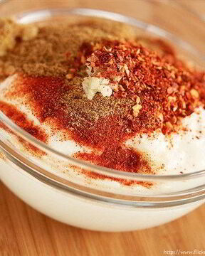 Пряный йогуртовый маринад с индийскими специями