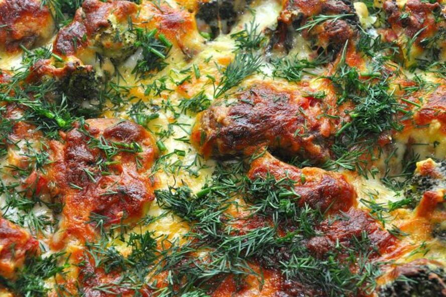 Рецепт куриных полпеттов под сальсой и бешамель