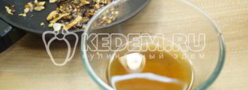 соус из сухих грибов со сметаной. Шаг 5