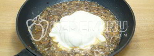 соус из сухих грибов со сметаной. Шаг 6