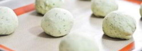 булочки с соусом песто. Шаг 4