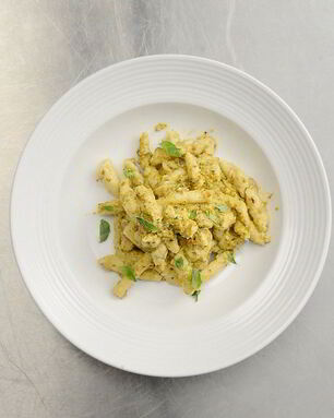 Домашняя паста бузиате с песто алла трапанезе