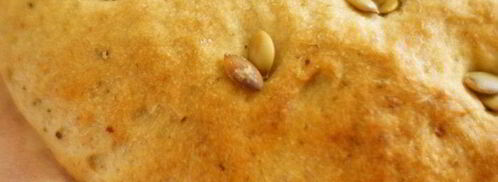 фокачча с соусом песто и тыквенными семечками. Шаг 7