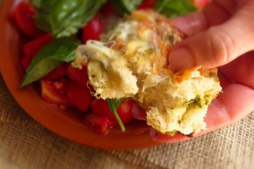 Рецепт фокаччи с соусом песто