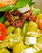 Паста лумакони с соусом песто