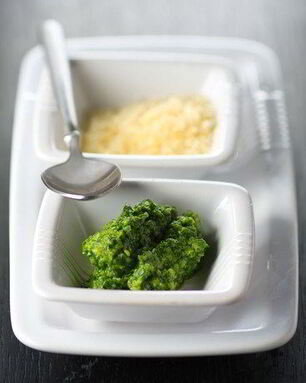 Песто из тыквенных семечек и кинзы