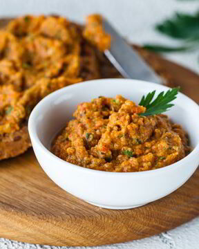 Песто из вяленых помидоров