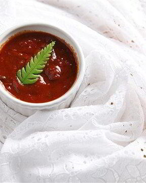 Песто из вяленых томатов и грецких орехов