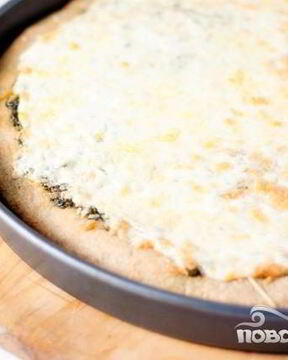 Пицца Три сыра с соусом Песто