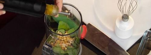 сибас, запеченный с соусом песто. Шаг 3