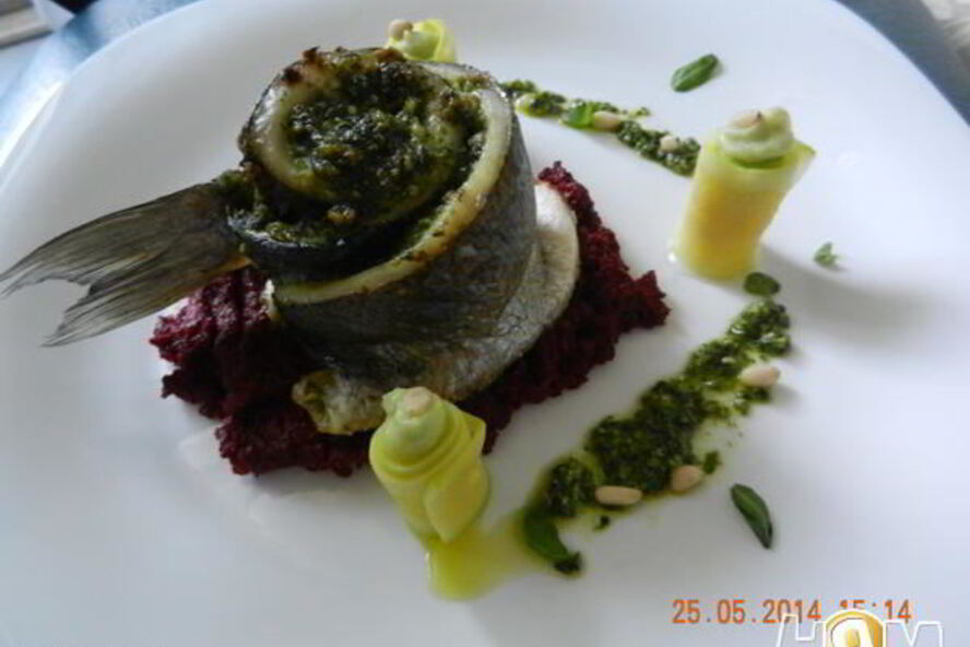 Рецепт сибаса, запеченого с соусом песто