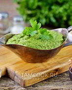 Соус песто из первой зелени