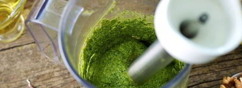 соус песто из первой зелени. Шаг 8