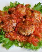 Фрикадельки в соусе сальса