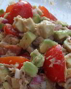 Сальса из авокадо с тунцом