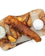 Фиш-энд-чипс с соусом тартар