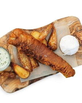 Фиш-энд-чипс с соусом тартар