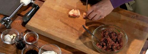 тартар из говядины с мозговой косточкой. Шаг 3