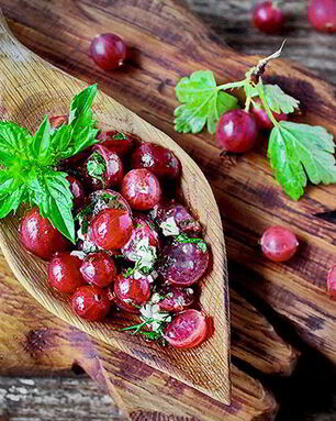 Тартар из красного крыжовника