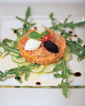 Тартар из лосося с имбирем