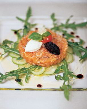 Тартар из лосося с имбирем