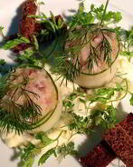 Тартар из сельди в огурце