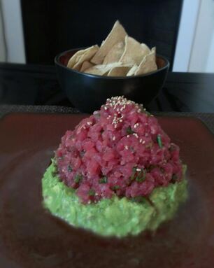 Тартар из тунца с авокадо