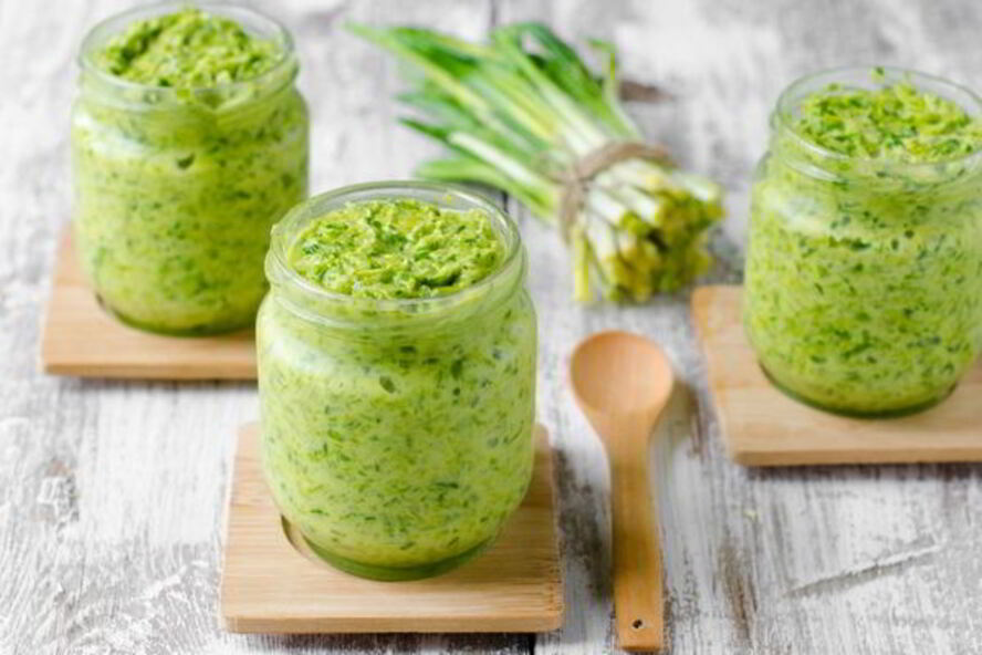 Рецепт зеленого франкфуртского соуса на сметане