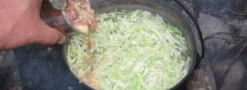 борщ на тушенке. Шаг 3