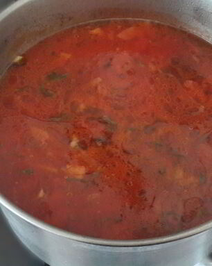 Борщ с маринованными помидорами